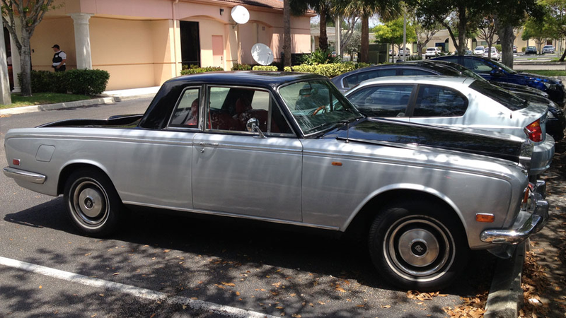 Illustration for article titled This Rolls-Royce Silver Shadowmino Can Haul Pallets Of Fancy Mustard